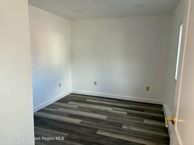 $1,800 | 18 Market Street, Unit 1, Saugerties, NY 12477