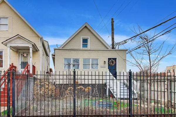 $400,000 | 4342 North Kimball Avenue, Chicago, IL 60618