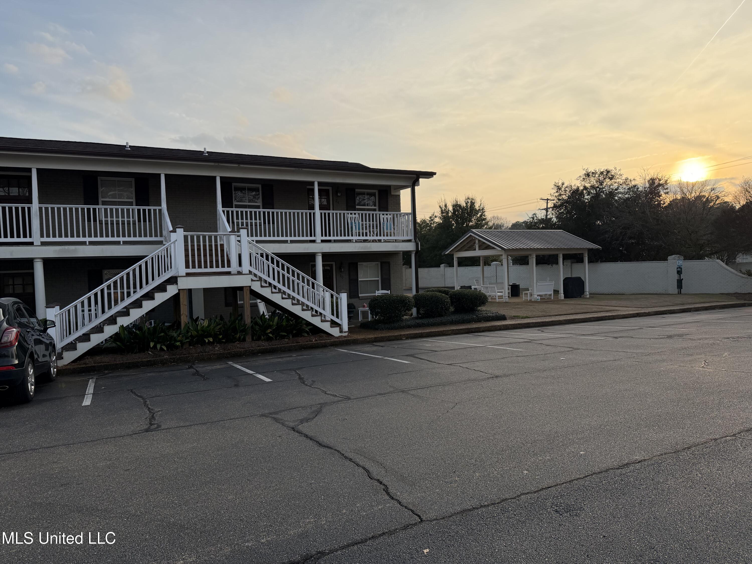 613 South Montgomery Street, Unit 24 Starkville, MS 39759 - Photo 4 of 14 IMG_0178