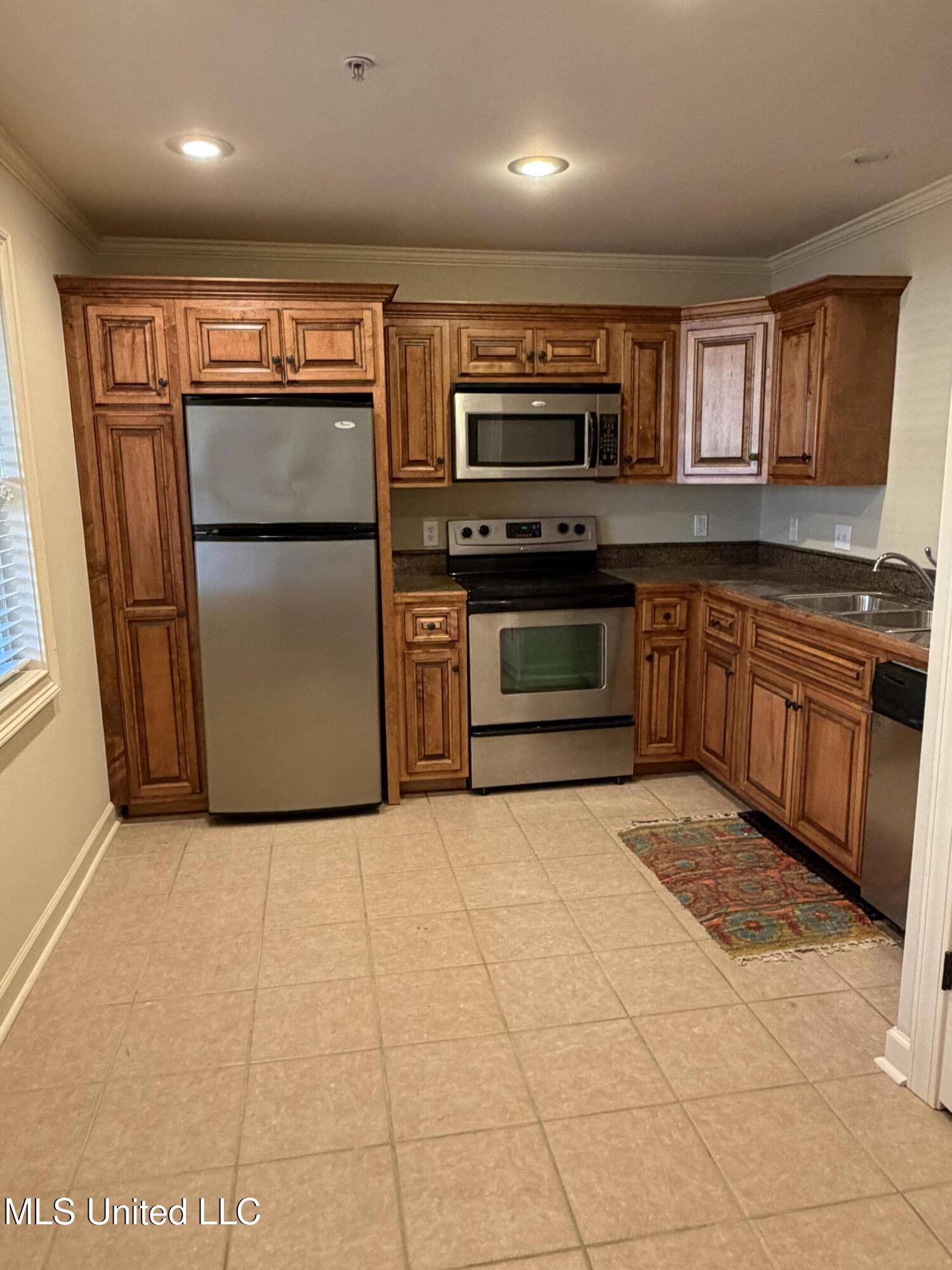 613 South Montgomery Street, Unit 24 Starkville, MS 39759 - Photo 6 of 14 IMG_0169