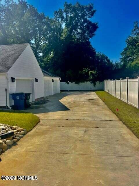 704 Rountree Street Kinston, NC 28501 - Photo 14 of 34 garagert