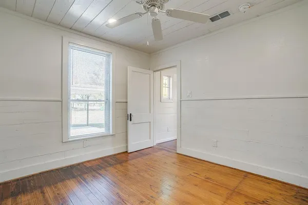 $357,000 | 619 West Live Oak Street, Jacksboro, TX 76458
