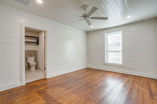 $357,000 | 619 West Live Oak Street, Jacksboro, TX 76458