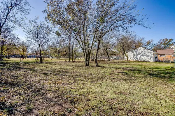 $357,000 | 619 West Live Oak Street, Jacksboro, TX 76458