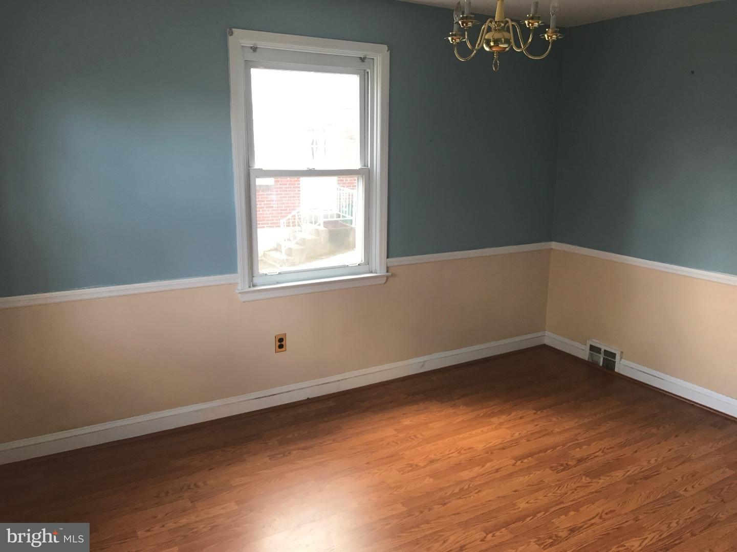 919 Village Road Folsom, PA 19033 - Photo 3 of 9 Gallery Image 3