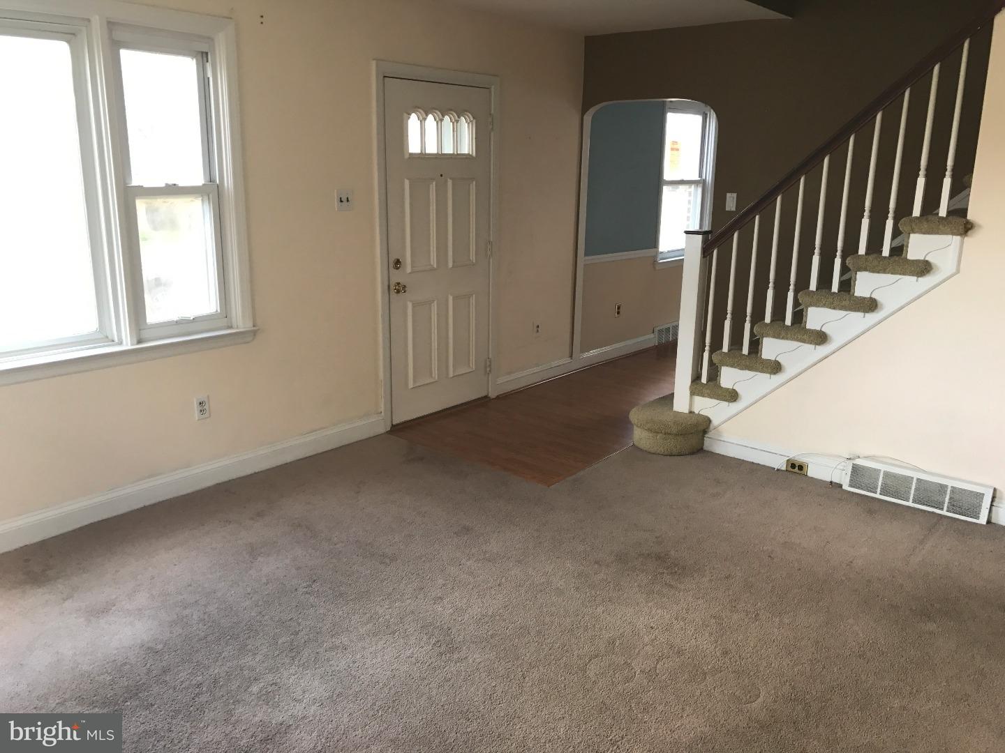 919 Village Road Folsom, PA 19033 - Photo 4 of 9 Gallery Image 4