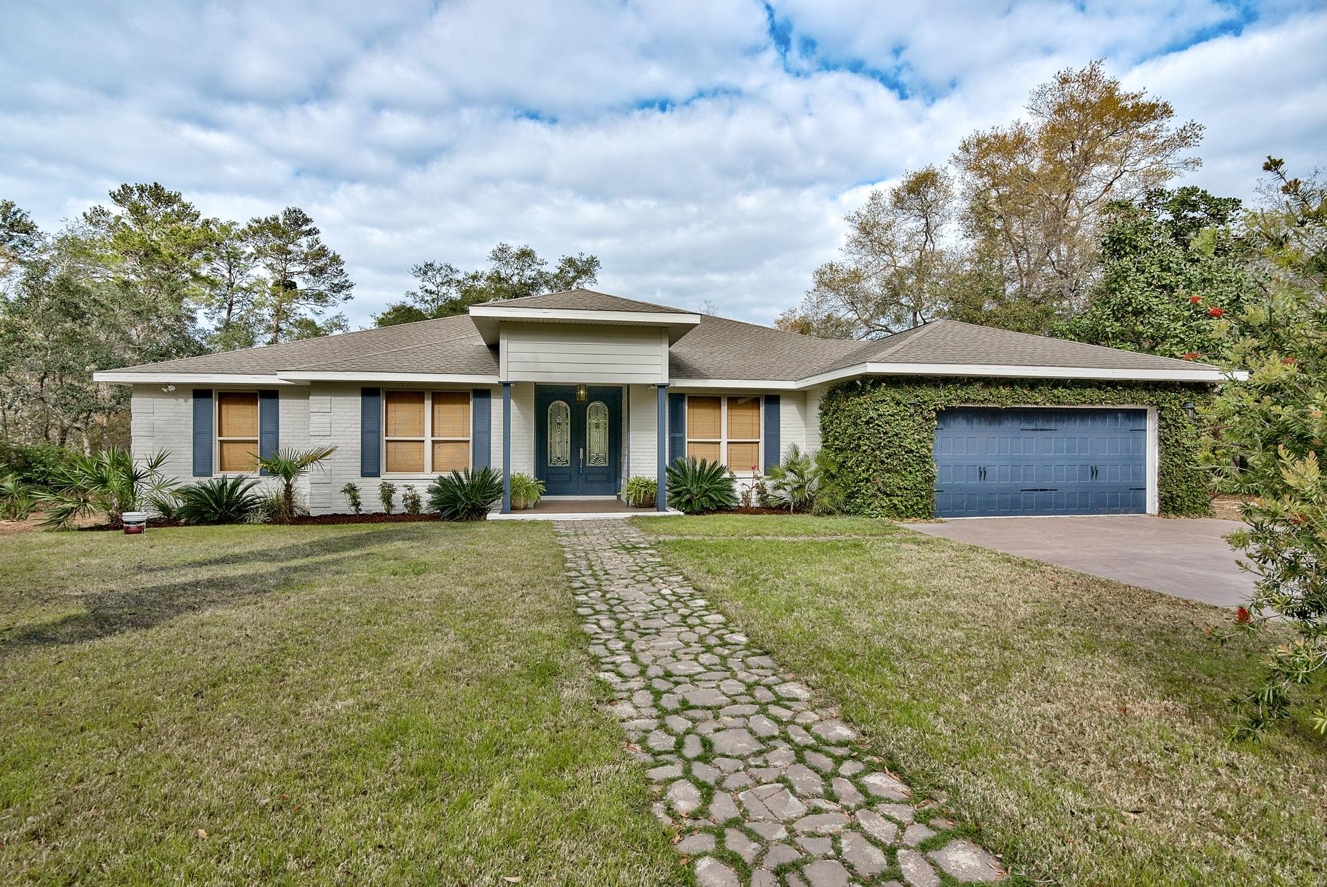 109 West Hodge Road Santa Rosa Beach, FL 32459 - Photo 3 of 47 Front of house