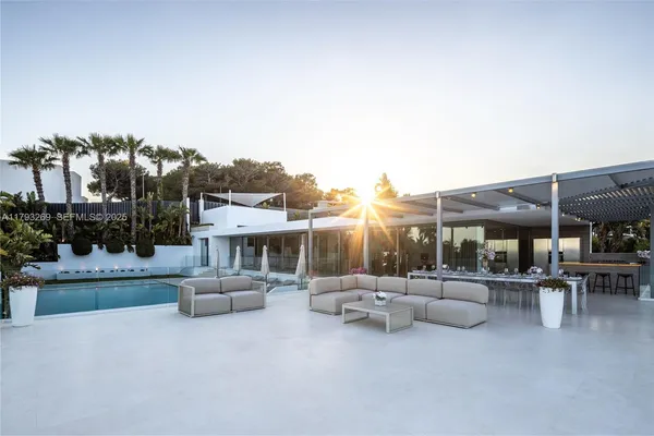 a outdoor view with a sitting space