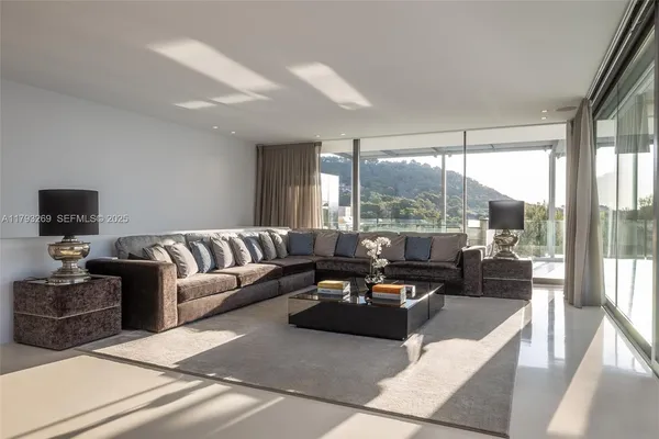 a close view of sink