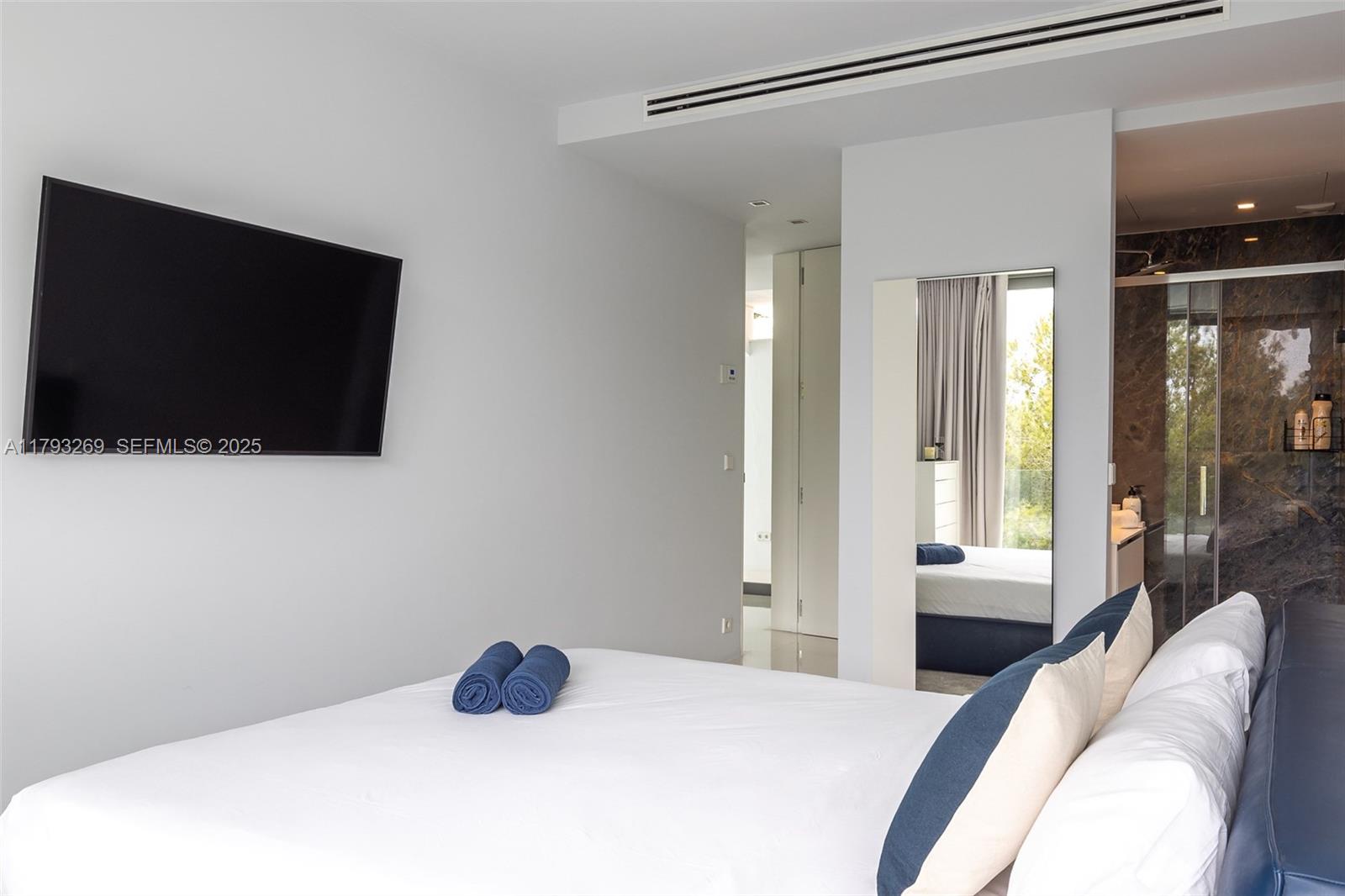 North Cathedral City undefined, FL 00000 - Photo 45 of 70 a bedroom with a bed and a flat screen tv