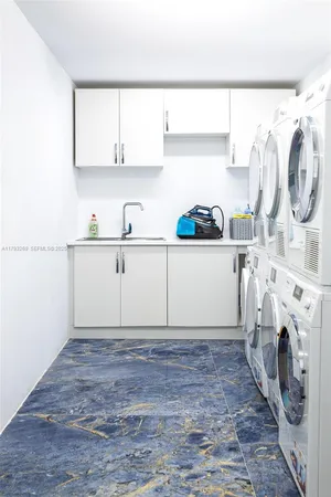 $17,500,000 | North Cathedral City