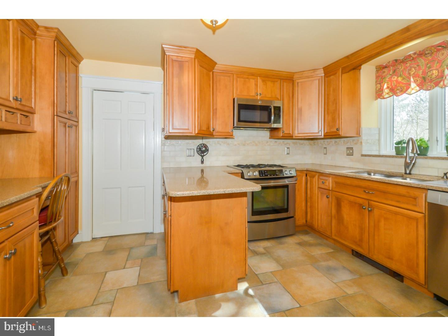 210 Marvin Road Cheltenham, PA 19027 - Photo 9 of 25