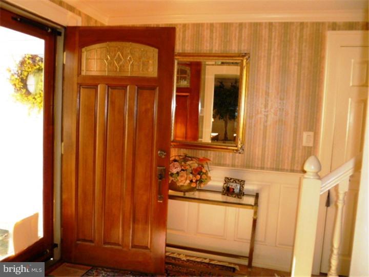 532 Chews Landing Road Haddonfield, NJ 08033 - Photo 3 of 25 Foyer