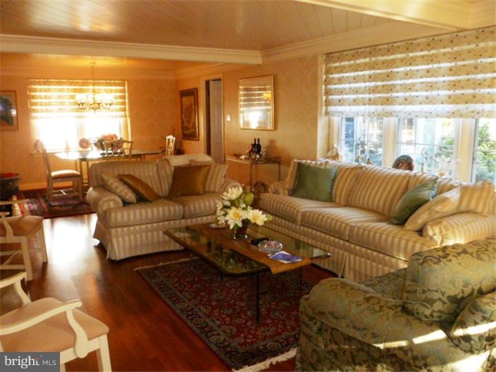532 Chews Landing Road Haddonfield, NJ 08033 - Photo 7 of 25 Living Room