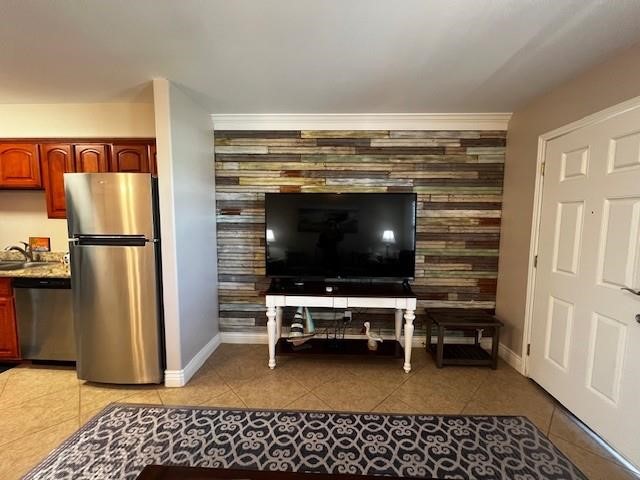 2290 North Fulton Beach Road, Unit B317 Rockport, TX 78382 - Photo 7 of 40 a view of a livingroom with furniture and a flat screen tv