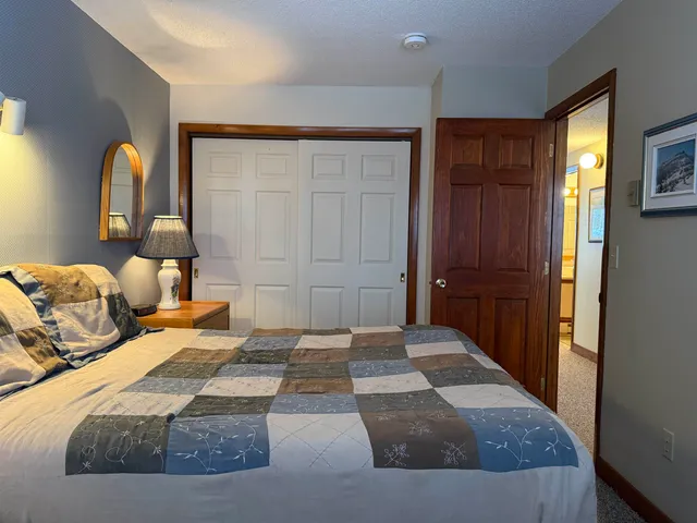 $429,000 | 334 Slopeside Road, Unit 4002, Jay, VT 05859