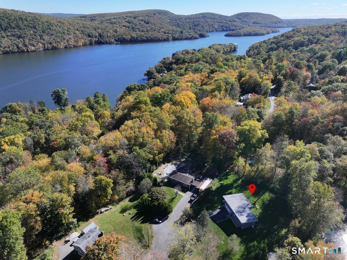 38 Cedar Ln Extension Sherman, CT 06784 - Photo 3 of 39