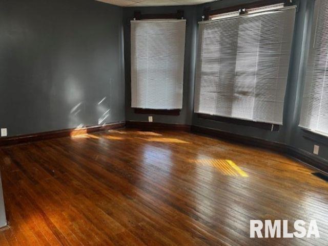 11 North Commercial Street Winchester, IL 62694 - Photo 8 of 19