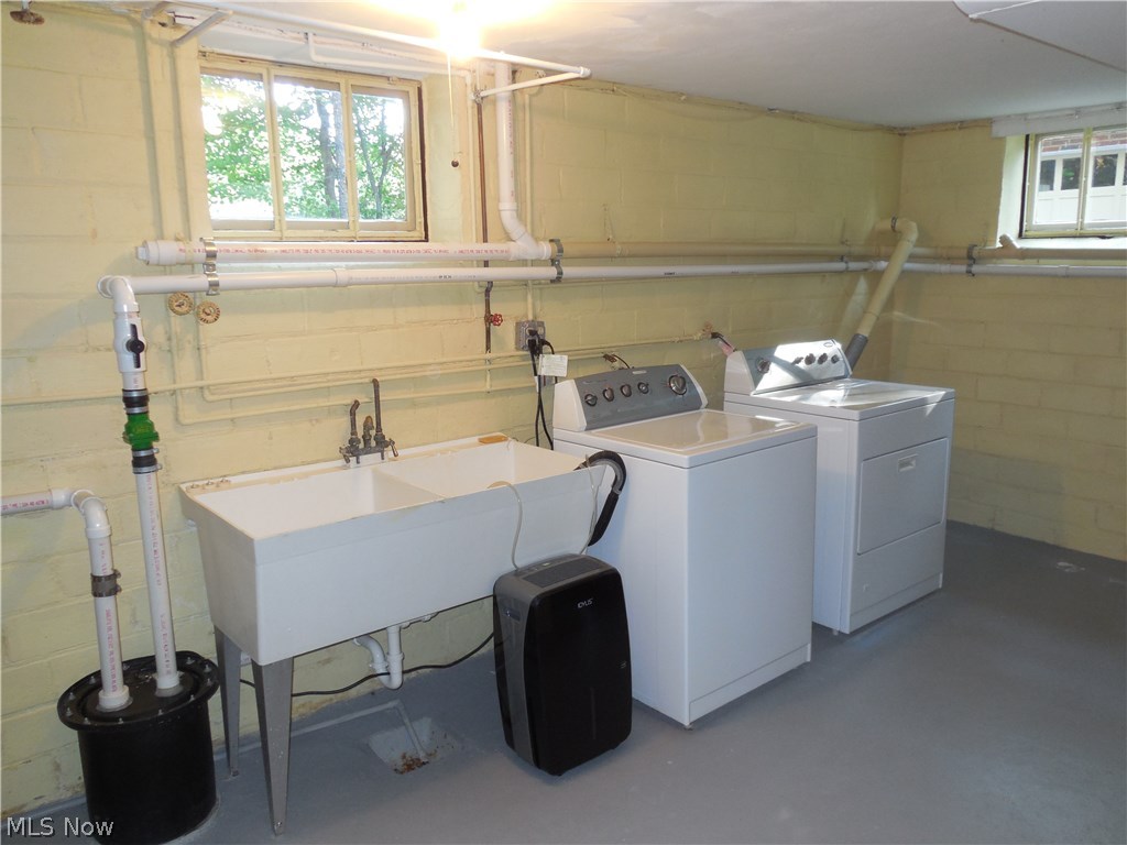 5311 Som Center Road Solon, OH 44139 - Photo 22 of 25 Laundry is currently in the basement. Sump pump is for divided tub drain only.