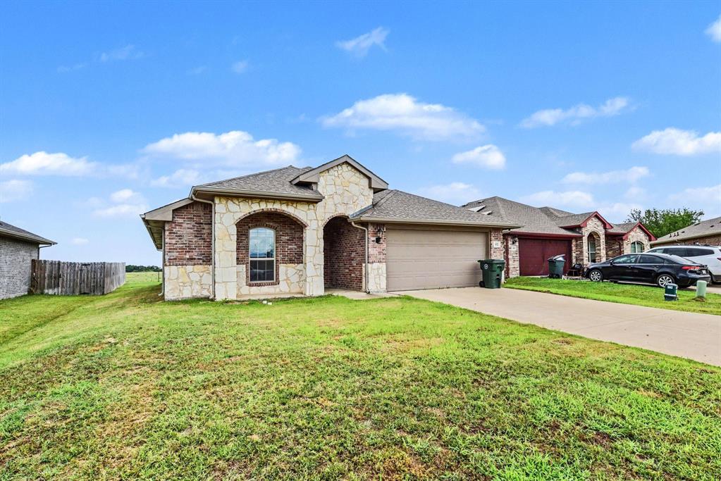 132 Willowbend Loop Mabank, TX 75147 - Photo 2 of 30