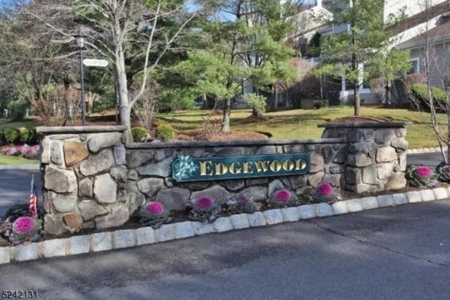 $3,100 | 76 South Edgewood Road, Bedminster, NJ 07921