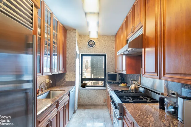 $2,000,000 | 425 East 58th Street, Unit 14D | Sutton Place