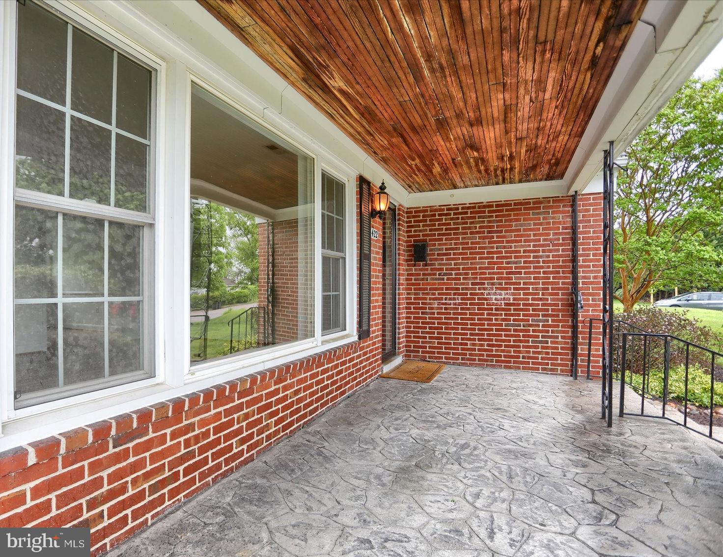 422 Aigburth Road Towson, MD 21286 - Photo 4 of 48 Front Porch