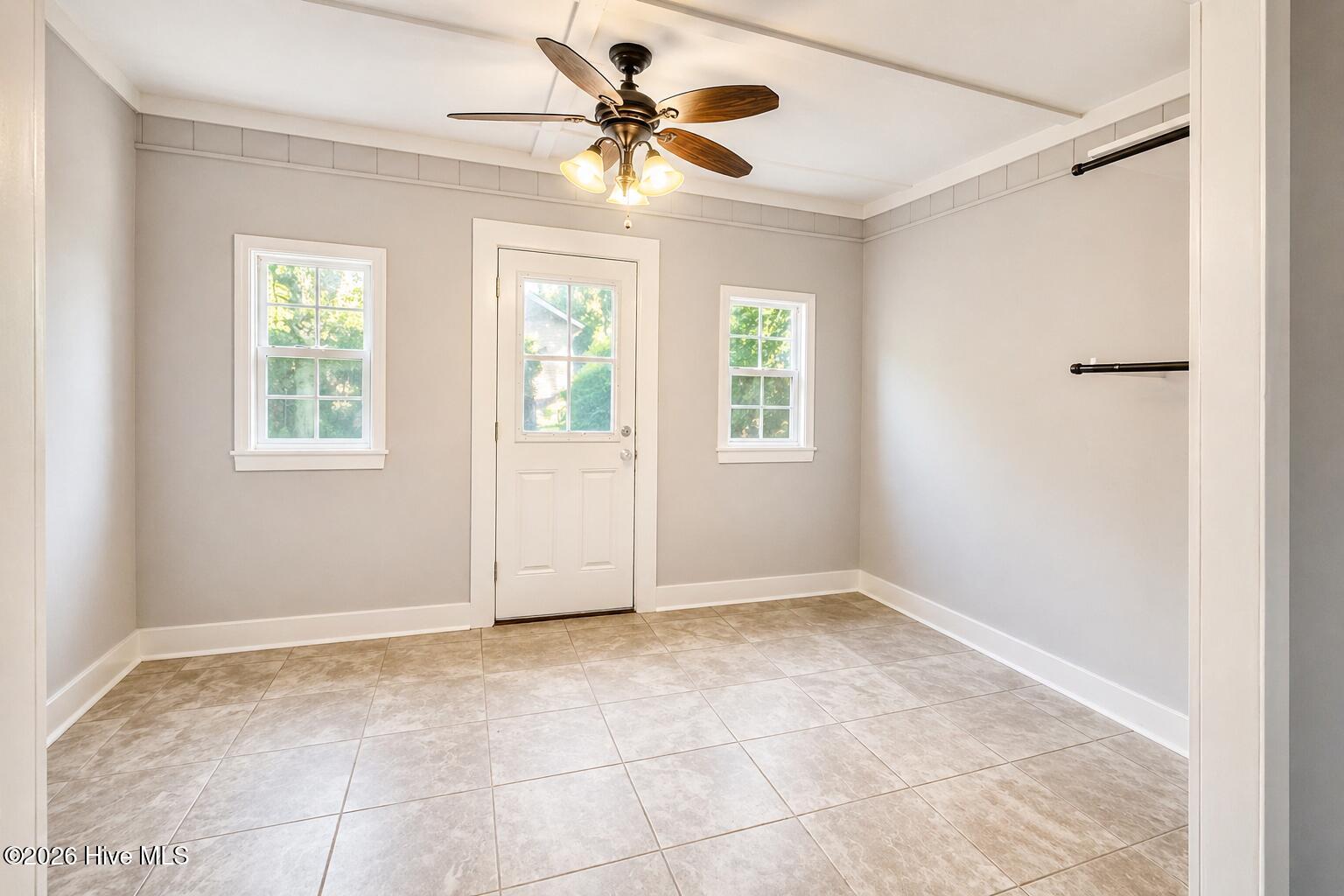 130 Parnell Road Hubert, NC 28539 - Photo 4 of 11 dining / flex space