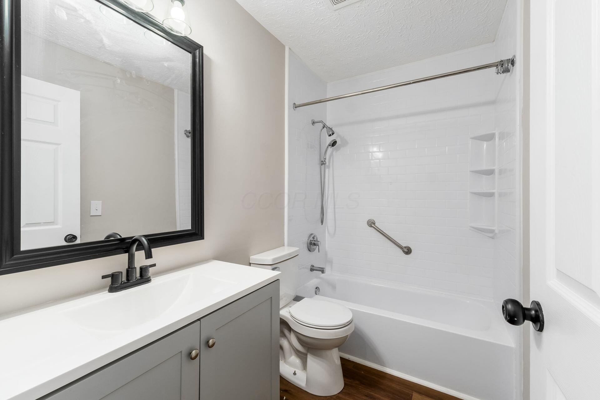 505 Beechwood Road Columbus, OH 43213 - Photo 33 of 40 Fully Updated Bath