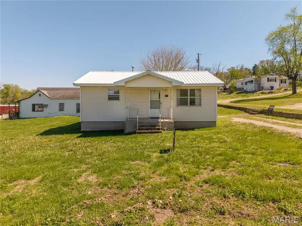 $96,900 | 102 Lutes Street, Marble Hill, MO 63764