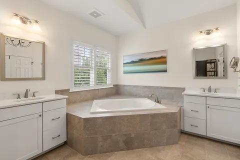 $2,595,000 | 17 Walnut Hill Lane, Cohasset, MA 02025