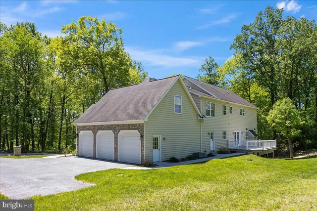 $639,000 | 304 Iron Valley Drive, Lebanon, PA 17042