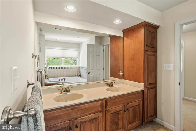 $639,000 | 304 Iron Valley Drive, Lebanon, PA 17042