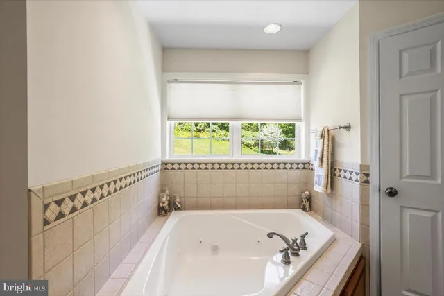 $639,000 | 304 Iron Valley Drive, Lebanon, PA 17042