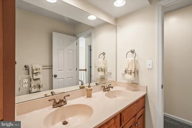 $639,000 | 304 Iron Valley Drive, Lebanon, PA 17042