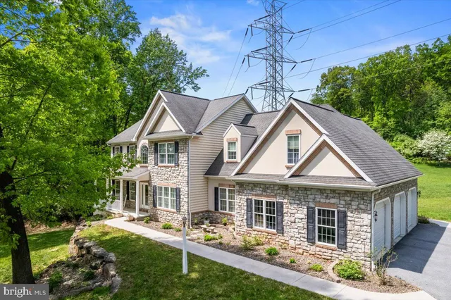 $639,000 | 304 Iron Valley Drive, Lebanon, PA 17042