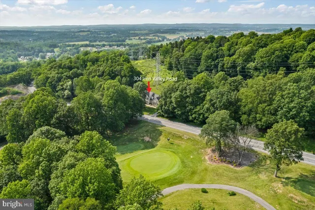 $639,000 | 304 Iron Valley Drive, Lebanon, PA 17042