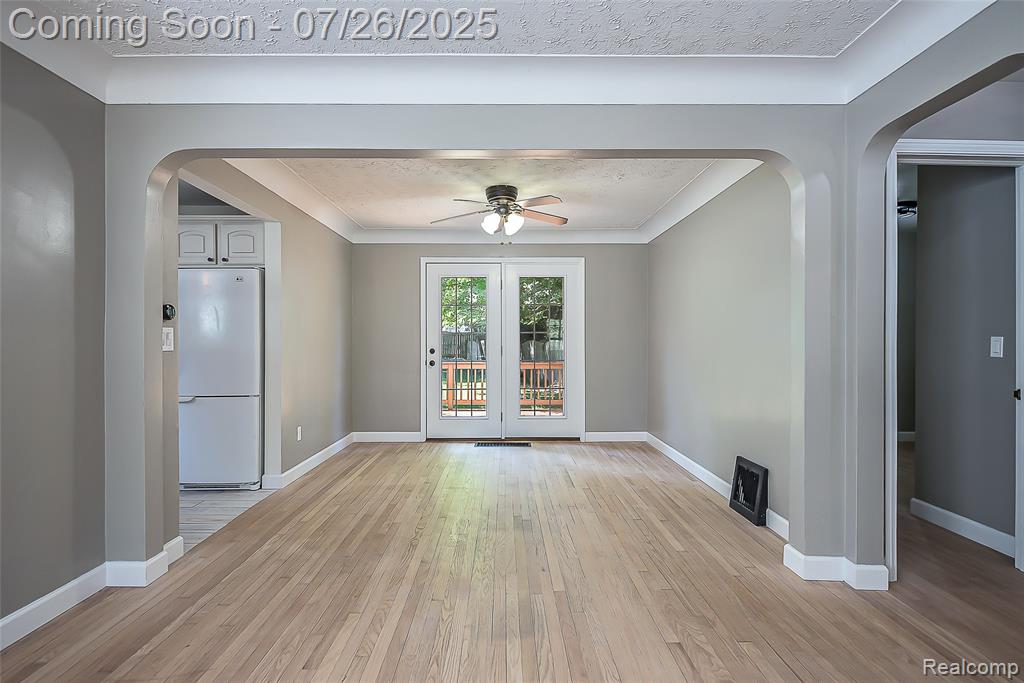 719 Spring Street Howell, MI 48843 - Photo 4 of 47