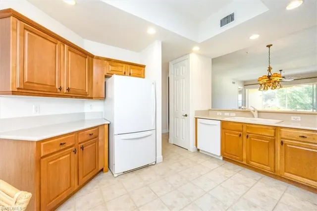 $425,000 | 4700 Yacht Harbor Drive, Unit 613, Naples, FL 34112