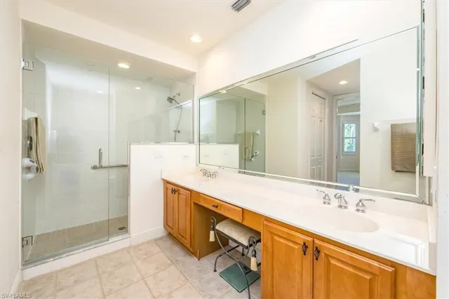 $425,000 | 4700 Yacht Harbor Drive, Unit 613, Naples, FL 34112