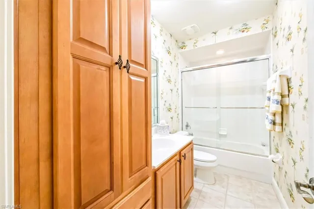 $425,000 | 4700 Yacht Harbor Drive, Unit 613, Naples, FL 34112