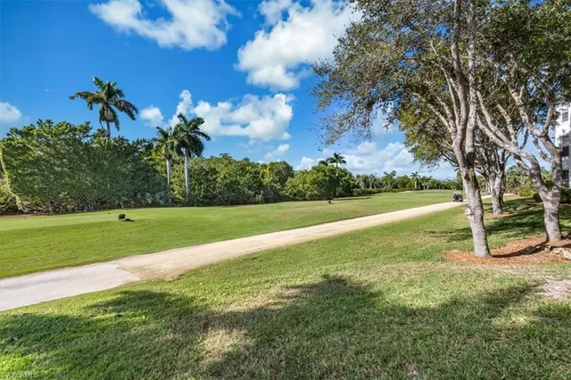 $425,000 | 4700 Yacht Harbor Drive, Unit 613, Naples, FL 34112