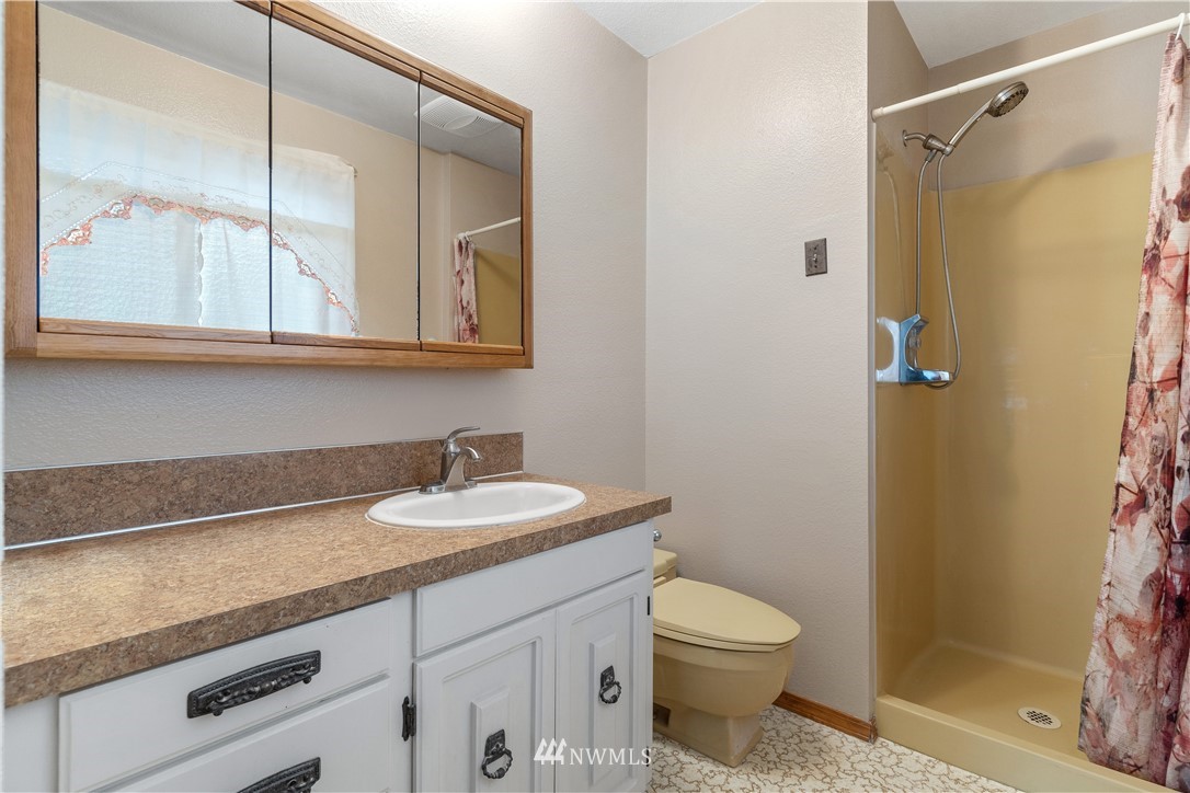 175 Short Road Onalaska, WA 98570 - Photo 15 of 24