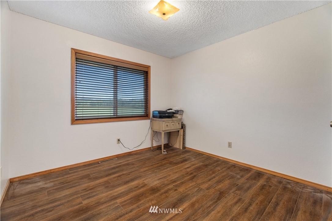 175 Short Road Onalaska, WA 98570 - Photo 9 of 24