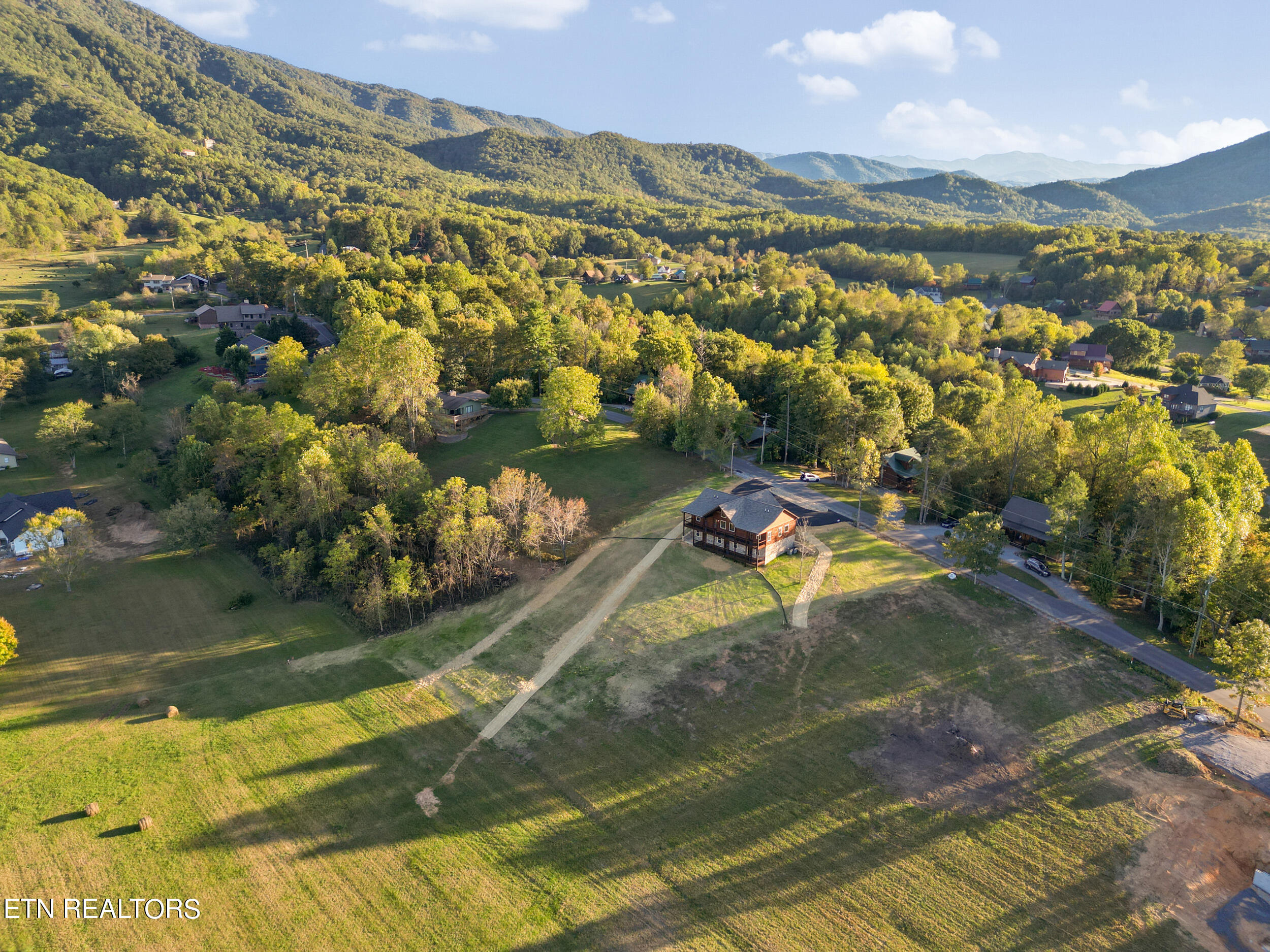 3335 Robeson Road Sevierville, TN 37862 - Photo 3 of 42 3335 robeson road-56