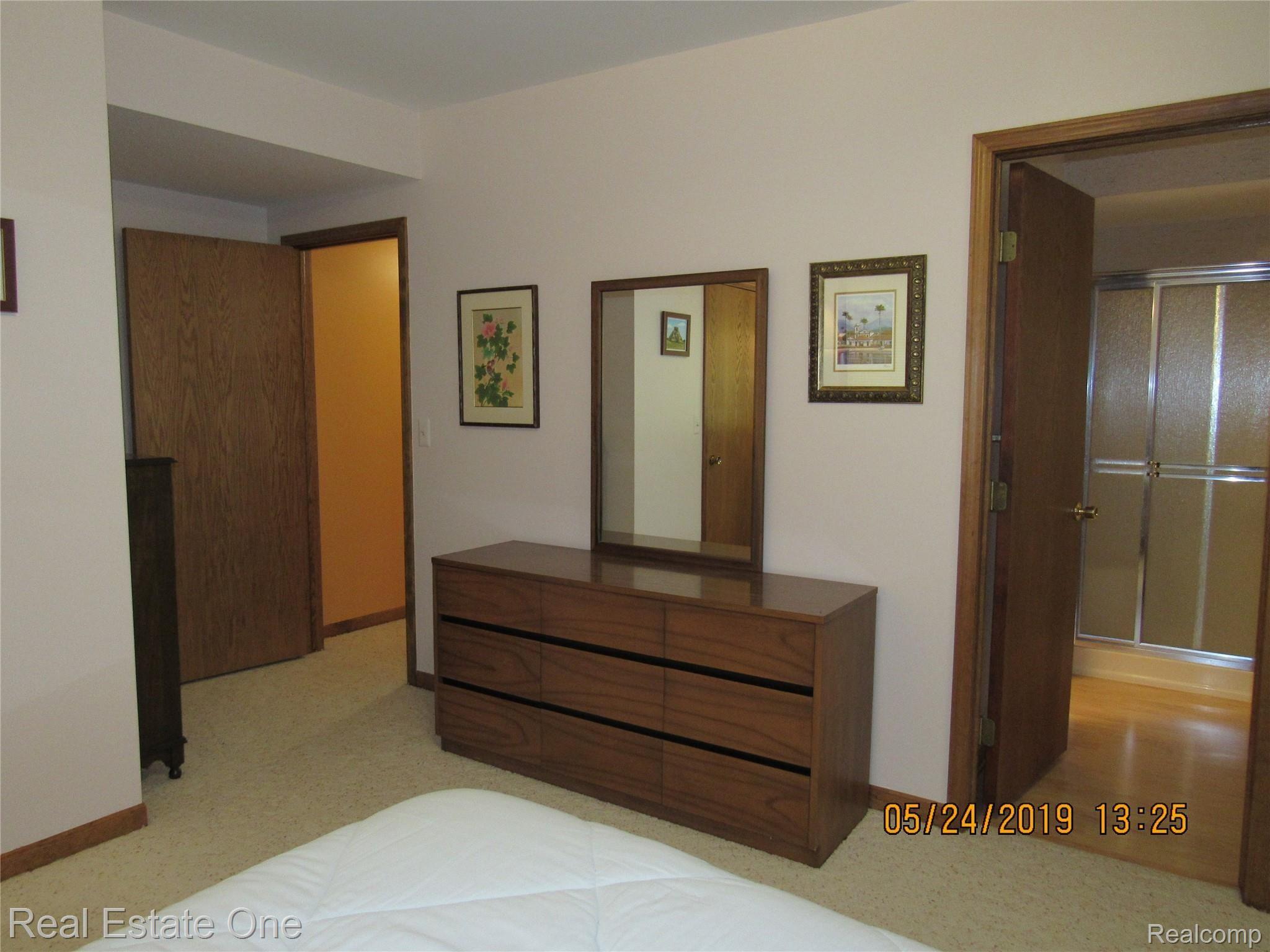 384 Nakomis Road Lake Orion, MI 48362 - Photo 54 of 77 IMG_0552.JPG
