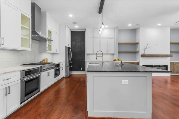 $3,300 | 4215 Lillian Street, Houston, TX 77007