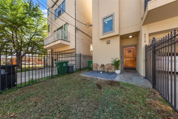 $3,300 | 4215 Lillian Street, Houston, TX 77007