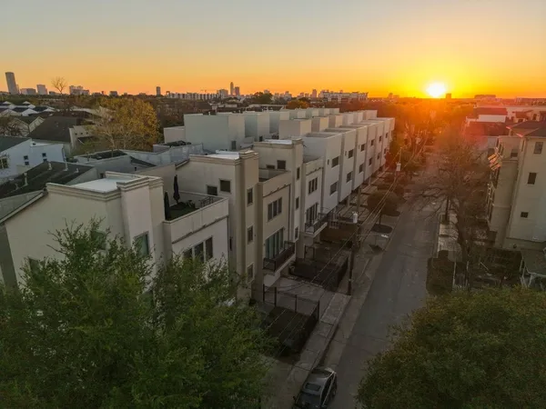 $3,300 | 4215 Lillian Street, Houston, TX 77007