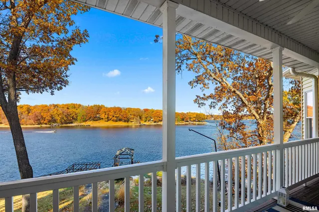 $965,000 | 3190 Oak Run Drive, Dahinda, IL 61428